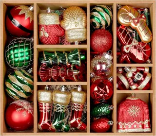 85ct Christmas Balls Ornaments Set, Colorful Shatterproof Plastic Christmas Tree Ornaments, Xmas Decorative Baubles For Christmas Tree Decorations Wit (Option: RedGreenGold)